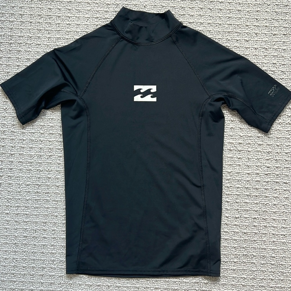 NWOT Billabong rash Guard